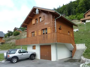 Chalet in Le Biot,Chalet 3 étoiles avec grande terrasse, garage et accès aux randonnées FR-1-573-52 N°832166