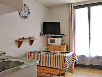 Appartamento a Risoul,Appartement studio cosy à Risoul - Idéalement situé, 4 couchages FR-1-330-126 N°886600