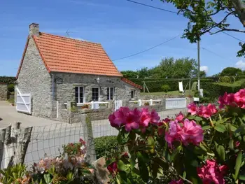 Casa rural en Les Moitiers d'Allonne,Grande maison familiale près de la plage avec jardin, jeux et cheminée FR-1-362-63 N°832306