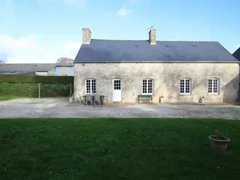 Cottage in Morville,Maison en pleine nature avec jardin clos, cheminée et terrasse, proche de Valognes et Bricquebec FR-1-362-166 N°832347