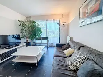 Apartamento en Granville,Appartement moderne avec terrasse et parking, au cœur de Granville, à deux pas de la plage ! FR-1-361-77 N°886691