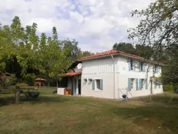 Cottage in Vert,Maison landaise restaurée, 2 chambres, au cœur de la forêt avec grand jardin, calme et sérénité FR-1-360-32 N°832423