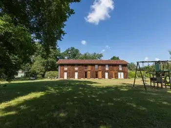 Cottage in Vert,Charme et écologie : Gîte romantique avec piscine et équipements complets à Vert FR-1-360-116 N°832435