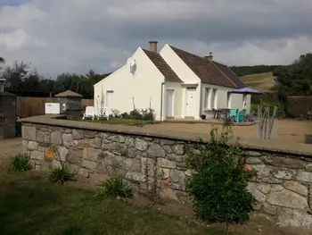 Gîte in Les Pieux,Maison indépendante cosy proche de la plage, 2 chambres, jardin, BBQ, Wi-Fi FR-1-362-330 N°832454