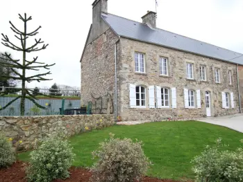 Gîte in Saussemesnil,Maison Normande Spacieuse avec Cheminée, Terrasse et Jardin, Toutes Charges Incluses FR-1-362-415 N°832618