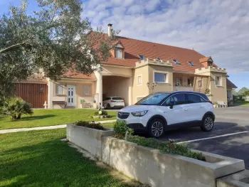 Gîte in Lespourcy,Gîte au cœur d'un parc avec piscine chauffée, tennis, ping-pong, proche de Pau FR-1-384-106 N°832657