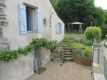 Cottage in Montlouis sur Loire,Gîte de charme avec jardin clos, proche Loire à Vélo, à 15 km de Tours, équipé et confortable FR-1-381-95 N°832722