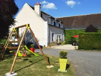 Cottage in Beaumont la Ronce,Maison de campagne rénovée avec jardin clos, proche Tours et grands sites du Val de Loire FR-1-381-97 N°832723