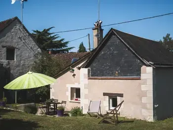 Cottage in Athée sur Cher,Charmante maison proche Châteaux de la Loire, jardin privé, parfait pour couples et familles FR-1-381-371 N°832763