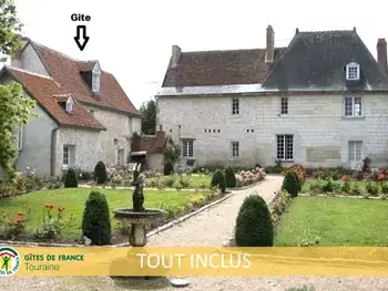 Cottage in Villandry,Gîte de charme XVIIe siècle avec jardin clos, balnéo, terrasse panoramique et WIFI près du Château de Villandry FR-1-381-471 N°832787