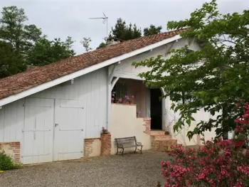 Agriturismo a Poyanne,Ancienne ferme rénovée en gîte au calme avec jardin, animaux acceptés, et proche station thermale FR-1-360-210 N°832801