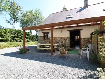 Cottage in Bourgvallées,Maison avec pergola, jardin privé et cheminée, à 6 km de Saint Lô, animaux acceptés FR-1-362-463 N°832860