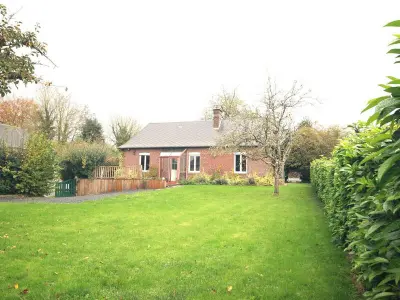 Gite à Rocquemont,Maison de charme avec jardin privatif, cheminée et équipements modernes à Rocquemont FR-1-441-114 N°832928