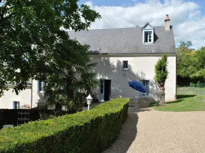 Gite à Bléré,Gîte rural rénové 3 niveaux, jardin privatif, équipements loisirs, draps inclus, cheminée, WiFi FR-1-381-475 N°832932