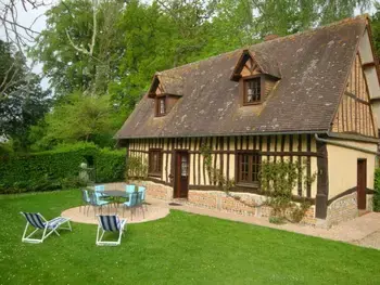 Cottage in Manéhouville,Maison normande restaurée avec jardin privé, proche de Dieppe et plages, idéale familles et randonnées FR-1-441-130 N°832936