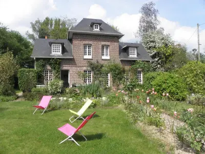 Gite à Franqueville Saint Pierre,Maison indép. près de Rouen avec jardin, cuisine équipée, salon, 3 ch., parking priv., tout confort FR-1-441-168 N°832956