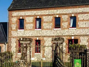 Casa rural en Hautot Saint Sulpice,Charmante maison de maître avec jardin, 4 chambres, proche Pays de Caux, équipements modernes FR-1-441-238 N°832995