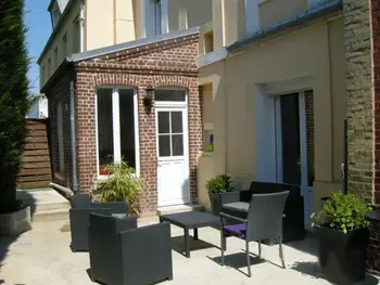 Gite in Bolbec,Charmante maison de ville : 2 chambres, terrasse, cheminée, proche commerces. FR-1-441-370 N°833076