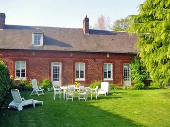 Casa rural en Canville les Deux Églises,Gîte chaleureux avec jardin clos, proche plages, 3 chambres, TV, BBQ, animaux acceptés FR-1-441-412 N°833112