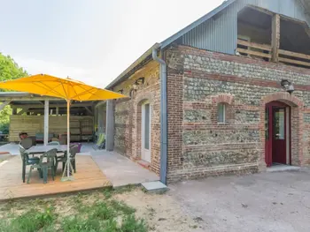 Cottage in Saint Jouin Bruneval,Gîte 3 chambres, rénové, entre plage et falaises, avec jardin et animaux bienvenus FR-1-441-477 N°833143