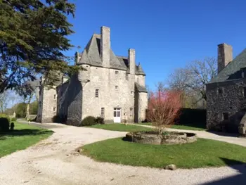 Cottage in Bricquebosq,Séjour médiéval de charme : château du XVème avec jardin, cheminée et tout confort moderne FR-1-362-547 N°833224