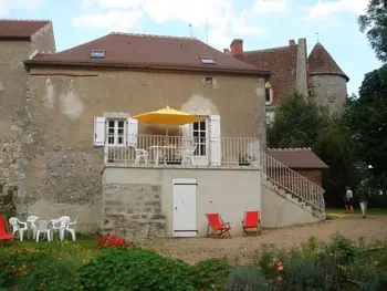 Agriturismo a Ébreuil,Maison indépendante avec terrasse, WIFI, jardin, proche château FR-1-489-70 N°833268