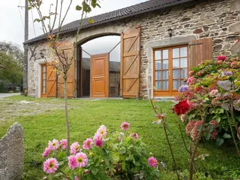 Casa rural en Ferrières sur Sichon,Gîte montagnard avec 3 chambres, jardin clos, terrasse couverte, animaux acceptés, proche Vichy. FR-1-489-101 N°833285