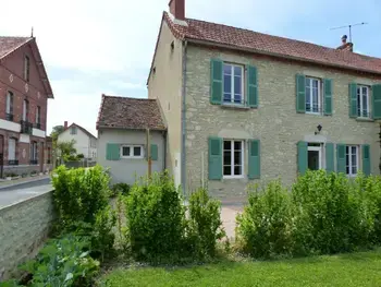 Agriturismo a Saint Bonnet de Rochefort,Charmante maison rénovée avec jardin clos, 3 chambres, proche sites touristiques et villlage médiéval FR-1-489-105 N°833288