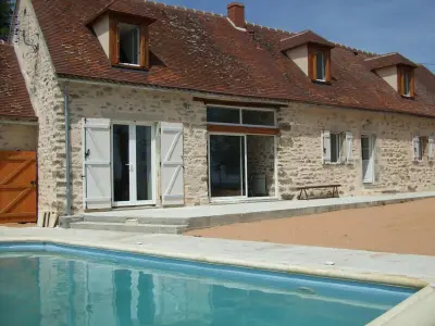 Gite à Chirat l'Église,Longère rénovée avec piscine privée, Wifi et animaux acceptés en Auvergne FR-1-489-229 N°833349