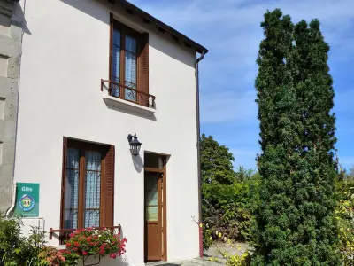 Gite à Target,Gîte charmant avec piscine, 2 chambres, proche randonnées et loisirs à Target FR-1-489-273 N°833367