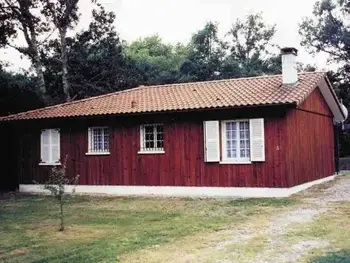 Casa rural en Lesperon,Maison typique en bois avec grand terrain, proche forêt et plage, Lesperon FR-1-360-386 N°833444