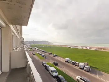 Apartment in Dieppe,Appartement lumineux avec balcon, vue mer et parking à Dieppe FR-1-441-505 N°886979