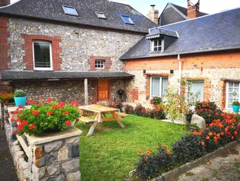 Cottage in Vittefleur,Maison rénovée avec cour, 4 chambres, cuisine équipée, poêle à bois et parking privé à Vittefleur FR-1-441-510 N°833468