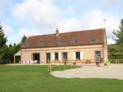 Gite à Moussonvilliers, Maison familiale avec sauna, jeux et jardin clos dans le Perche. FR-1-497-51 N°833499 - Photo 0