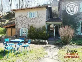 Gîte in Salt en Donzy,Gîte en pierres avec jardin, cheminée et accès direct aux sentiers de randonnée FR-1-496-10 N°833516