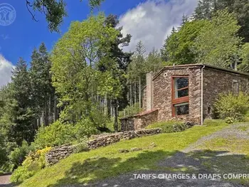 Gite in Saint Étienne,Gîte confortable à Saint-Étienne, 2 chambres, terrasse, poêle à granulés, proche commodités FR-1-496-38 N°833544