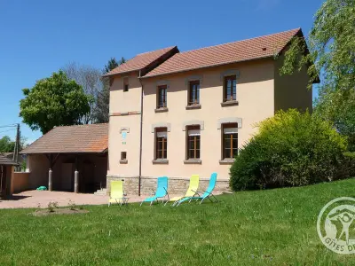 Gite à Saint Bonnet des Quarts,Gîte charmant, calme, avec grand jardin et équipements de confort, idéal pour randonnées, pêche, et détente FR-1-496-123 N°833626