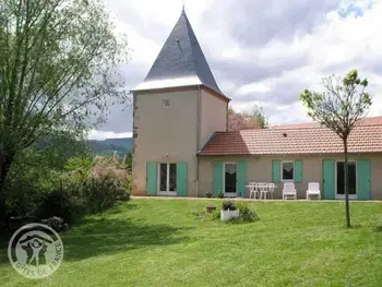 Gîte in Lentigny,Gîte familial calme avec jardin, terrasse, équipements modernes et jeux pour enfants à Lentigny FR-1-496-129 N°833639