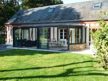 Cottage in Bordeaux Saint Clair,Gîte lumineux près des falaises d'Étretat, grand jardin clos, véranda, idéal famille et amis FR-1-441-559 N°833657