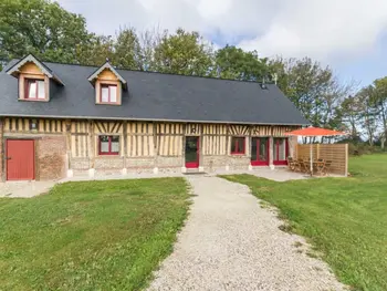 Cottage in Saint Jouin Bruneval,Gîte rénové 18ème avec déco vintage, proche côte normande, grand jardin, 4 chambres, animaux acceptés FR-1-441-564 N°833658