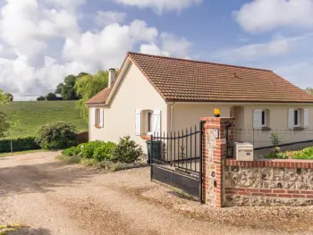 Cottage in Le Tilleul,Gîte de charme avec jardin clos, à 2km de la plage, près d'Étretat, idéal pour familles. FR-1-441-584 N°833671