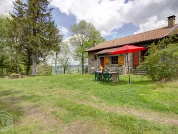 Gîte in Jeansagnière,Chalet familial à 5 min des pistes de ski de Chalmazel, 3 chambres, cheminée, animaux acceptés FR-1-496-138 N°833686