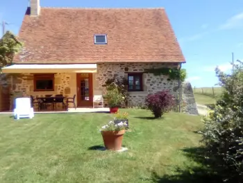 Casa rural en Bourbon l'Archambault,Maison en pierre rénovée avec étang, pêche, jardin et BBQ, proche Forêt de Tronçais FR-1-489-293 N°833770