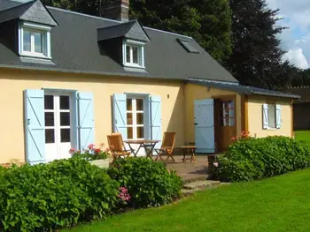 Gite in Martincourt,Maison de charme rénovée avec jardin clos, proche Gerberoy et Beauvais, idéale pour familles et randonneurs FR-1-526-13 N°833887