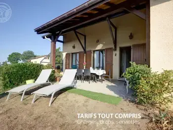 Agriturismo a Saint Christo en Jarez,Gîte familial tout confort avec jardin, salle de jeux, garage et terrasse, près de Saint-Étienne FR-1-496-204 N°833905