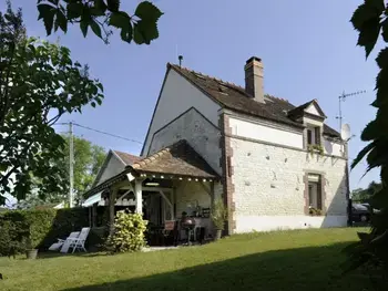 Cottage in Eaux Puiseaux Puiseaux,Gîte de charme rénové, 2 ch., clim., jardin, cheminée, proche de Troyes, animaux acceptés FR-1-543-131 N°834034