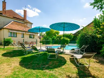 Gite à Trannes,Maison spacieuse avec piscine, proche Nigloland et vignoble, idéale pour familles et groupes FR-1-543-142 N°834043