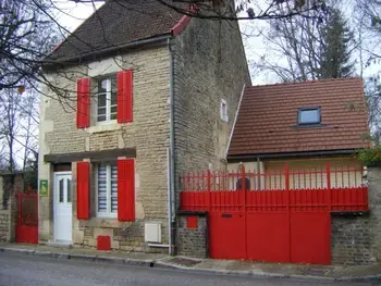 Gîte in Les Riceys,Maison de charme aux Riceys avec jardin, garage et Wifi inclus FR-1-543-153 N°834052