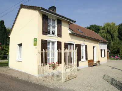 Gite à Bessy,Maison familiale avec jardin, proche de Troyes, idéale pour enfants et équipements inclus FR-1-543-189 N°834075