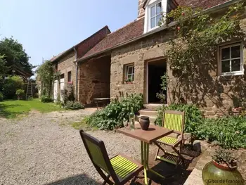 Casa rural en Athis Val de Rouvre,Maison historique arborée avec jardin et étang privés, idéale pour un couple FR-1-497-135 N°834087